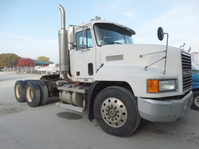 1996 Mack Ch613  Conventional - Day Cab