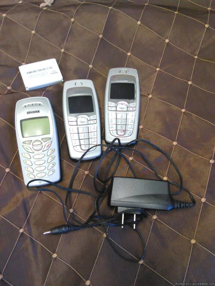 Set of old Nokia cell phones, 0