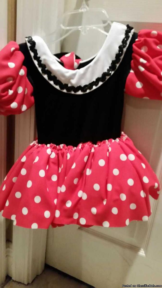 Girls Minnie mouse costume size small  3/ 4, 1