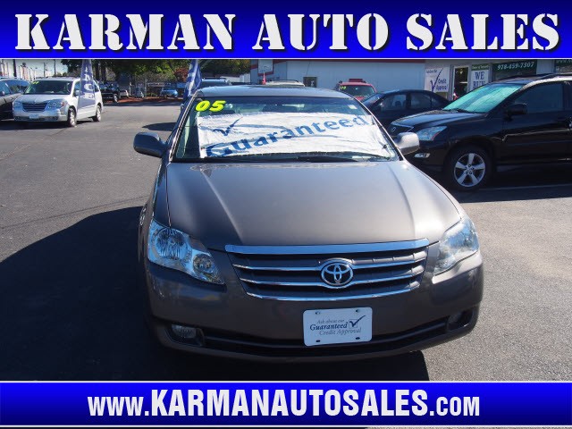 2005 Toyota Avalon LTD