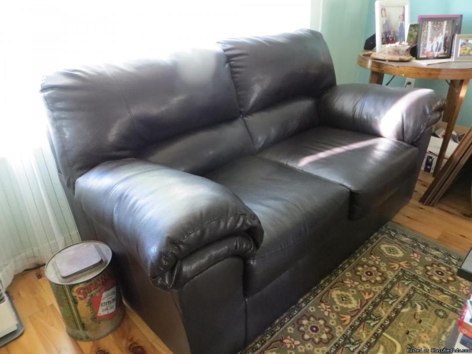 Leather love seat, 0