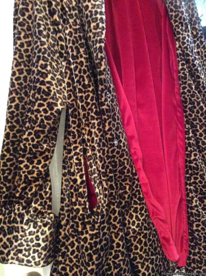 Leopard velvet coat, 2