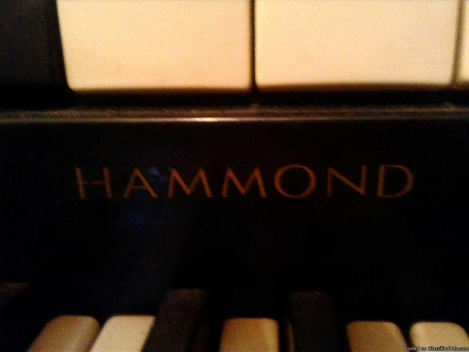 Hammond Organ, 1