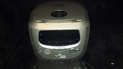 Magnavox Dual Alarm Compact Disc Clock Radio