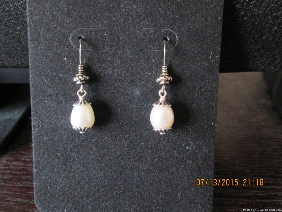 Sterling silver pearl earrings, 0