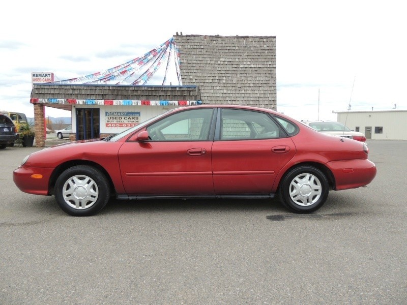 1999 Ford Taurus 4dr Sdn SE