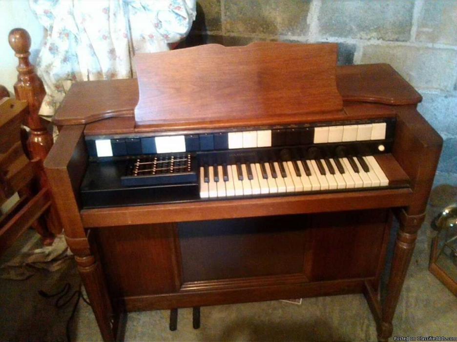Hammond Organ, 0