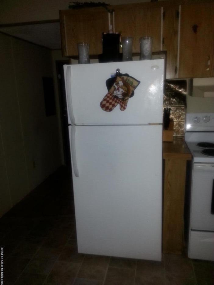 Frigidaire Refrigerator, 0