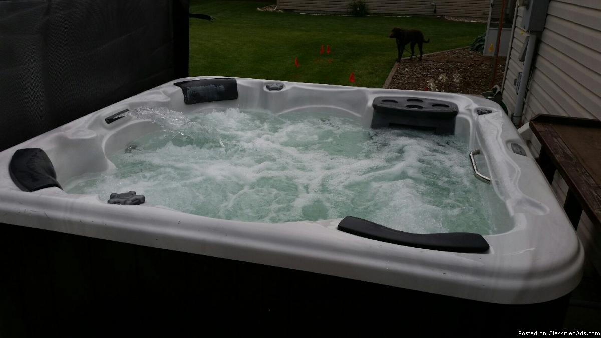 2012 pinnacle hot tub, 2