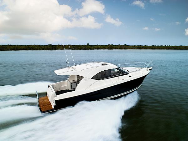 2017 Riviera 3600 Sport Yacht Series II- IN STOCK!