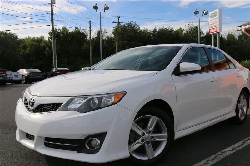 2014 TOYOTA CAMRY SE w/ LEATHER