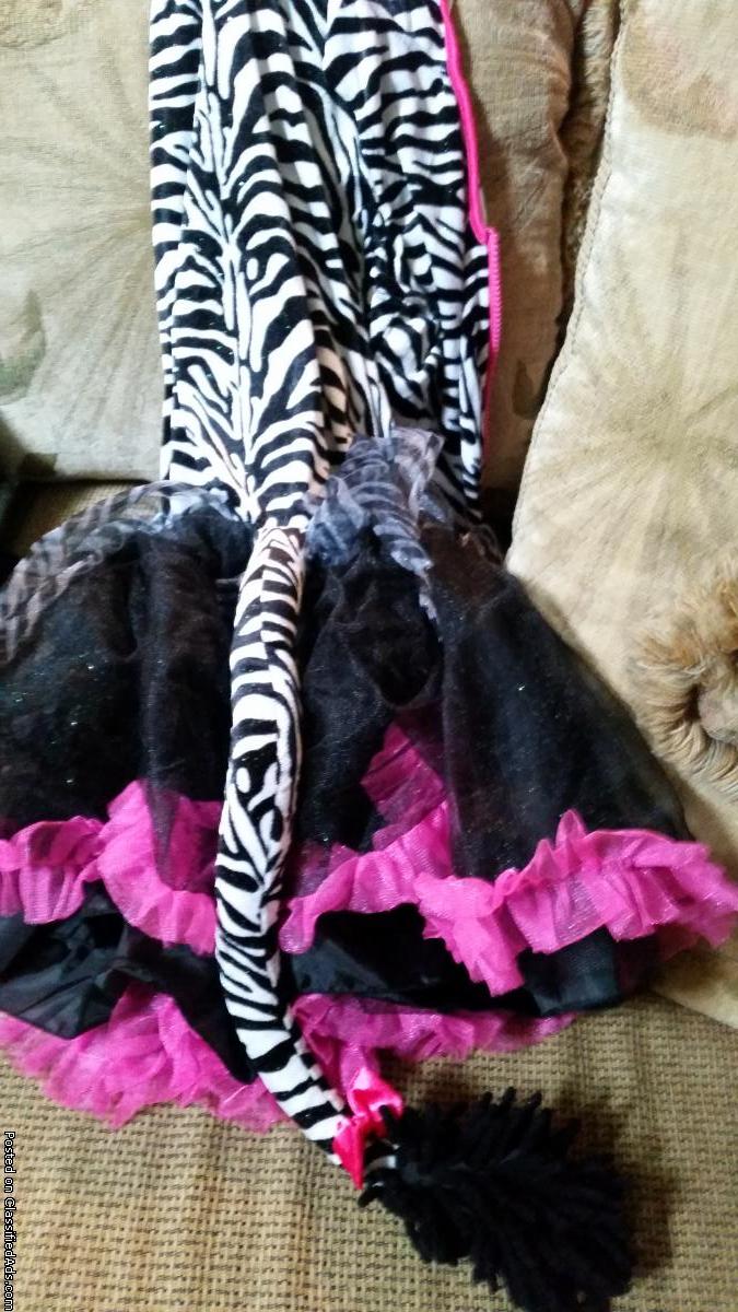 Girls zebra costume size 7/8, 1