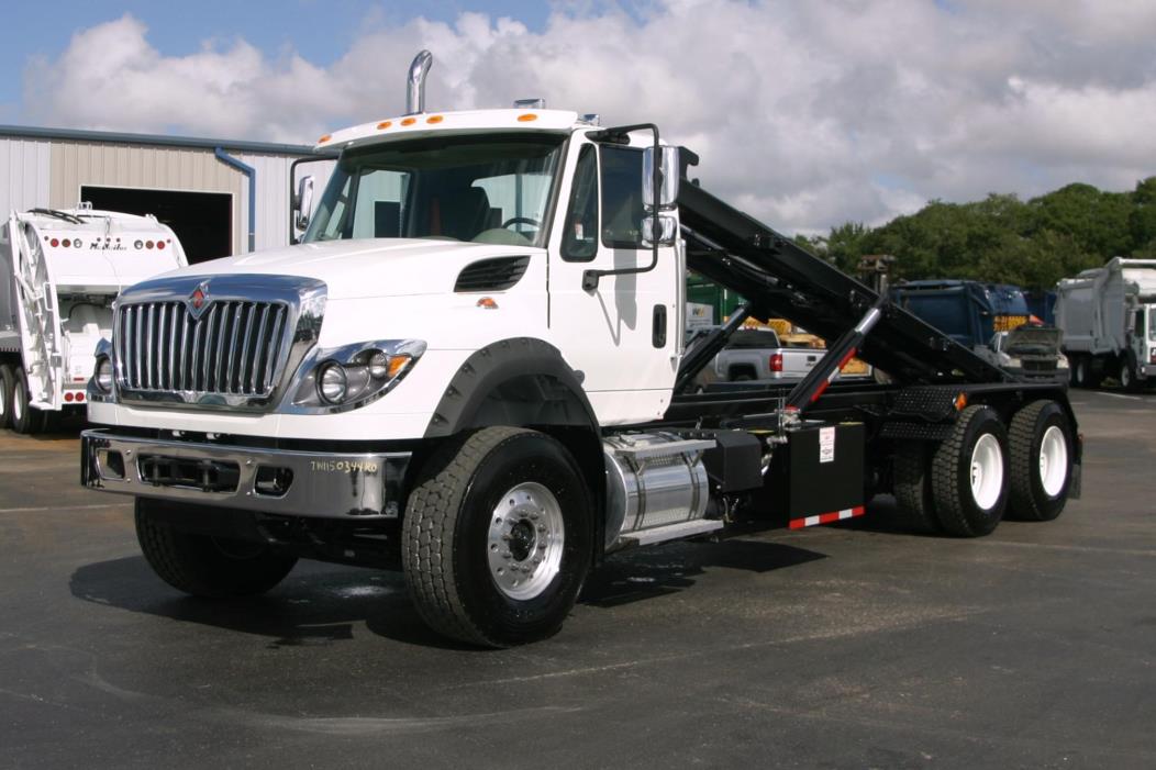 2016 International 7600  Garbage Truck