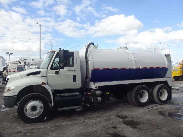 2009 International 4400  Septic