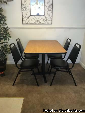 Diner style table and chairs
