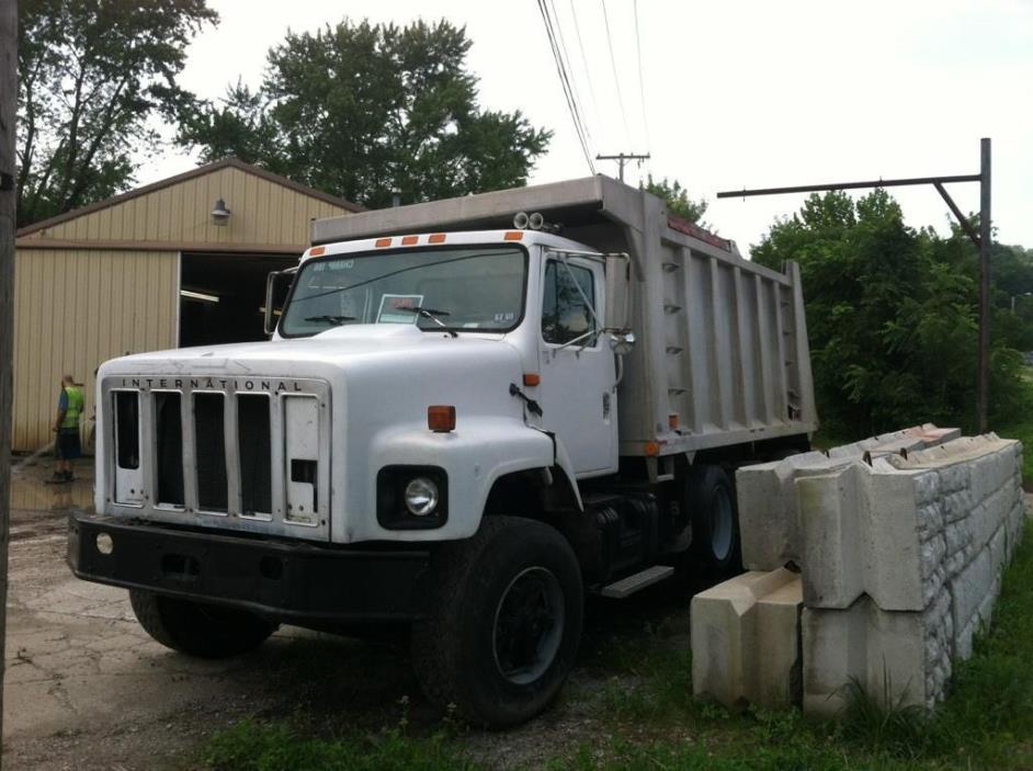 1995 International 2674  Dump Truck