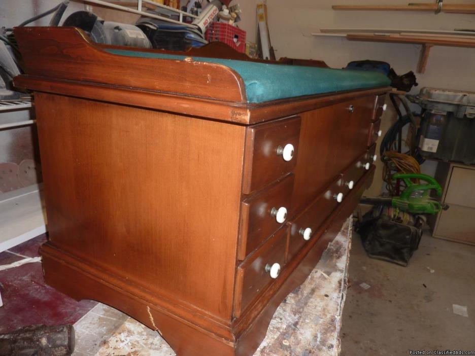 lane hope chest with seat a1 shape, 2