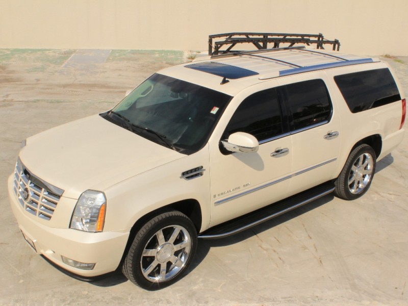 2007 Cadillac Escalade ESV AWD - DVD/2TVs - Diamond White!