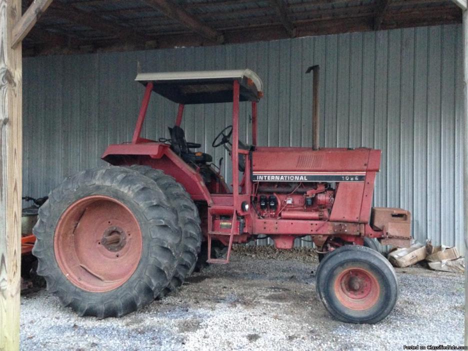 1086 international tractor, 4 post conopy top, 3454 original hours, 1977 year...