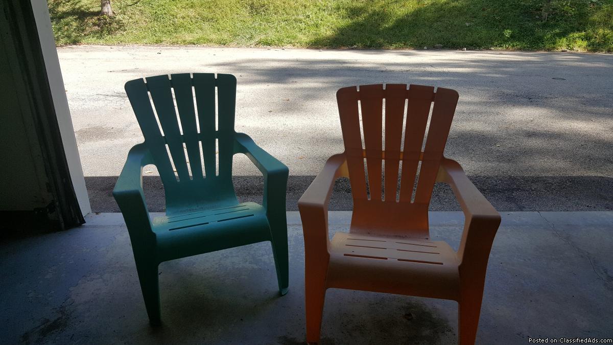 yard chairs, 0