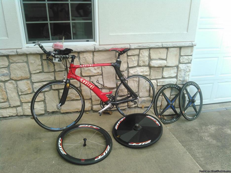 Carbon Fiber Kestrel 56 cm Tri bike with three sets of race/training wheels, 0
