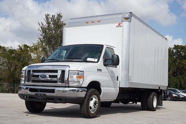 2017 Ford E-450sd  Cab Chassis