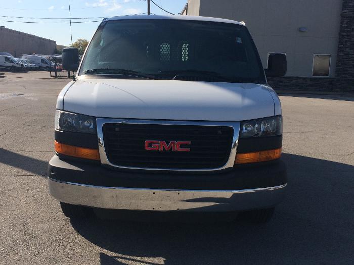 2015 Gmc Savanna  Conventional - Day Cab