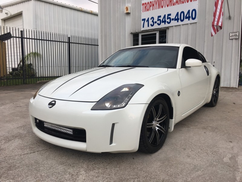 2004 Nissan 350Z Coupe, Super Clean, Perfect Color, Great Sports Car for the Perfect Price!