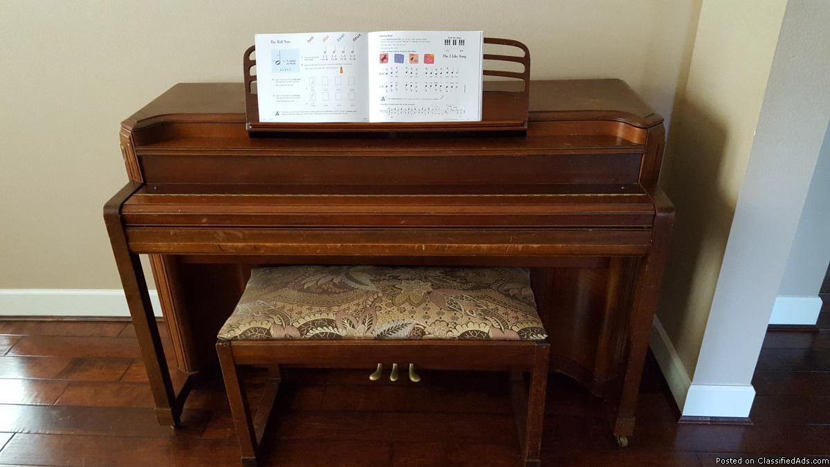 Story and Clark Piano, 0