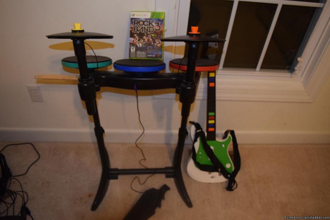 ROCK BAND 3 XBOX 360 WITH INSTURMENTS