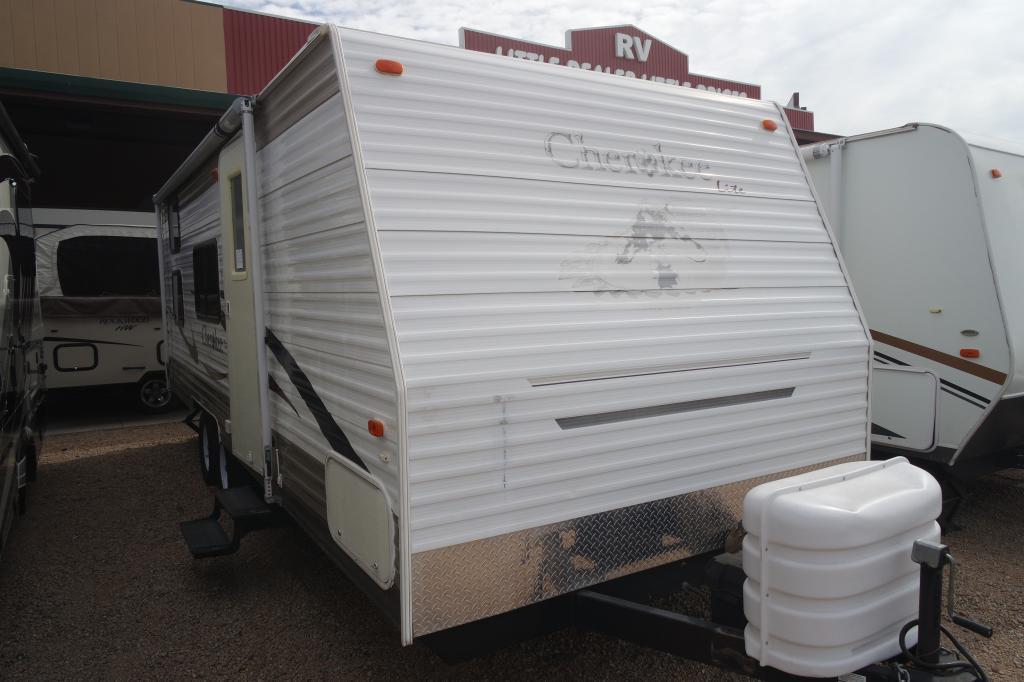 2005 Forest River Cherokee 23DD