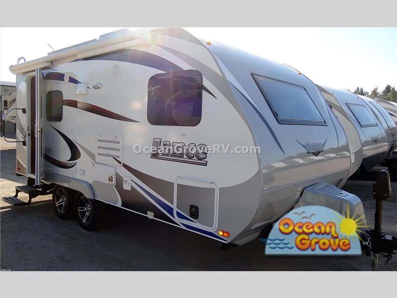 2017 Lance Lance Travel Trailers 1685