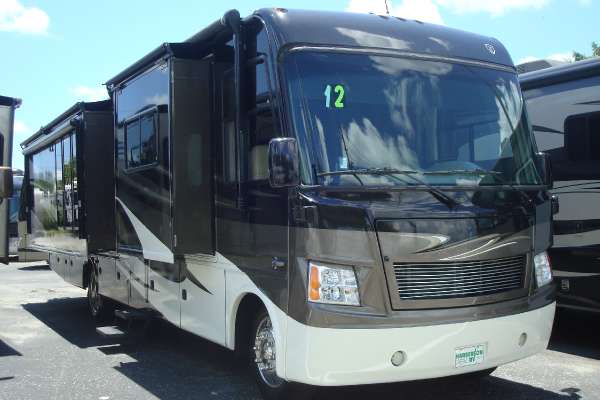 2013  Challenger by Thor Motor Coach  37KT