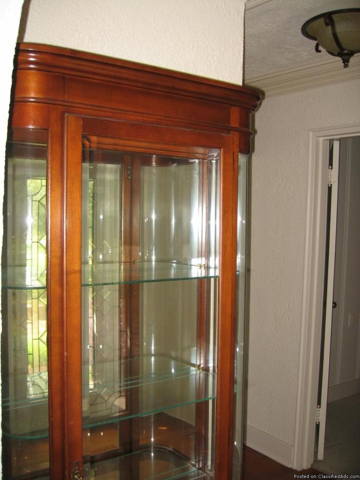 Rounded Display Cabinet with Light, 2
