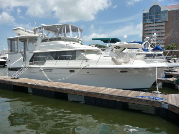 1995 Carver 440 Aft Cabin Motor Yacht