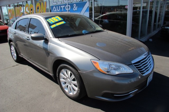 2012 Chrysler 200 4dr Sdn Touring (CLICKITAUTOANDRVVALLEY)