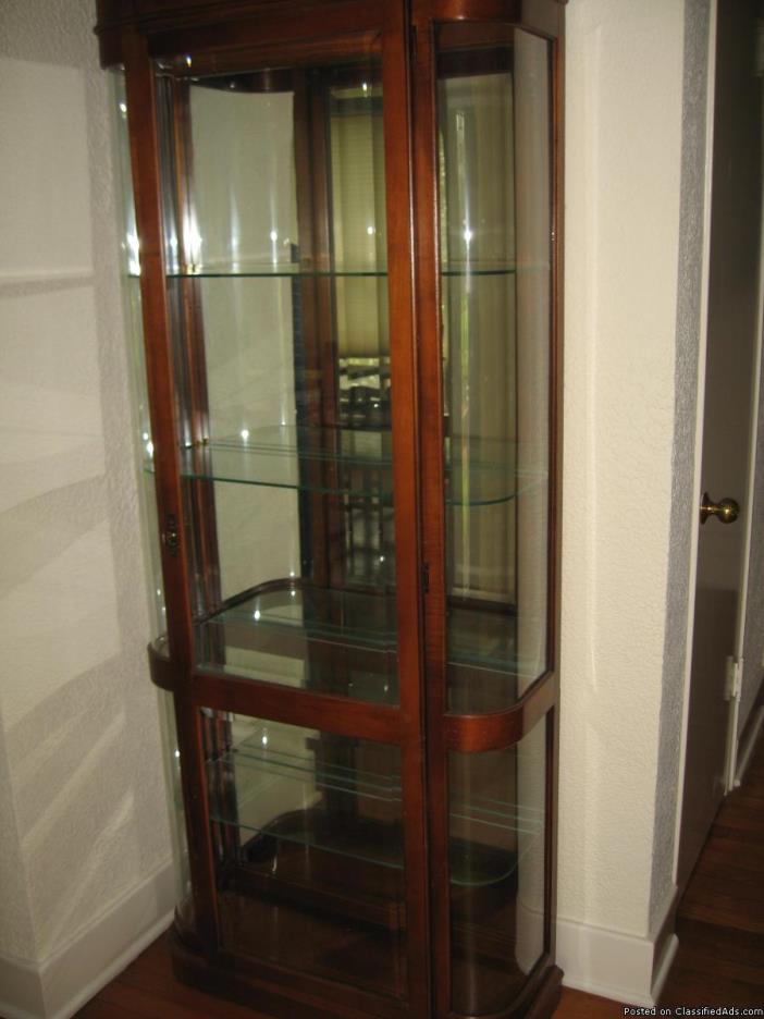 Rounded Display Cabinet with Light