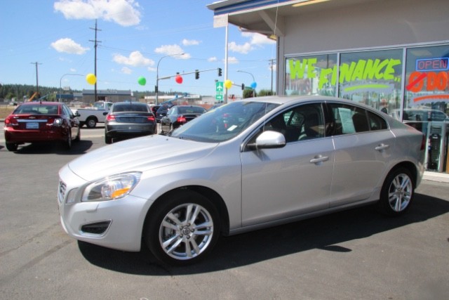 2012 Volvo S60 FWD 4dr Sdn T5 (CLICKITAUTOANDRVVALLEY)