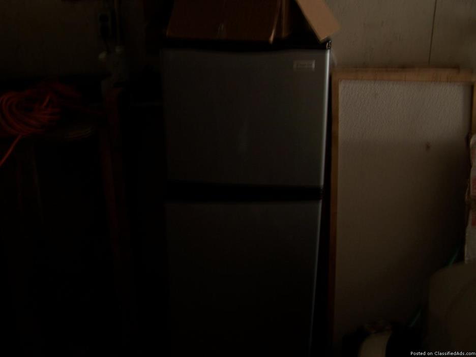 Small dorm room mini fridge