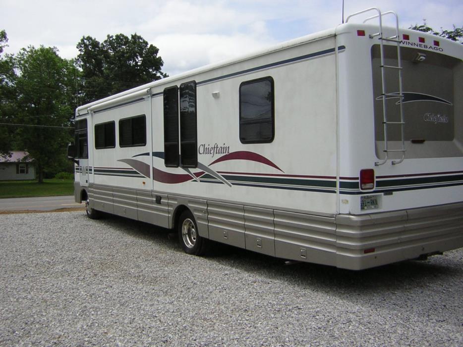 Winnebago Chieftain 36W