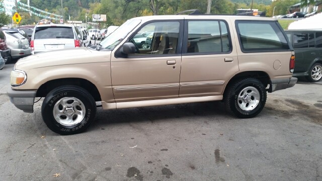 1995 Ford Explorer Limited 4dr 4WD SUV