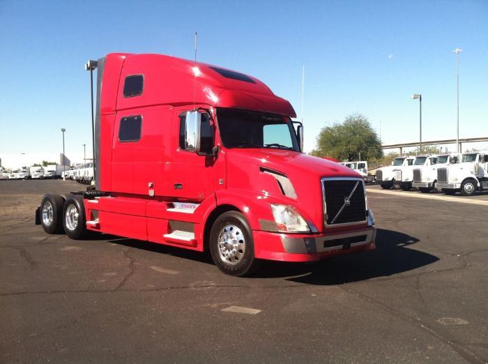 2012 Volvo Vnl780  Conventional - Day Cab