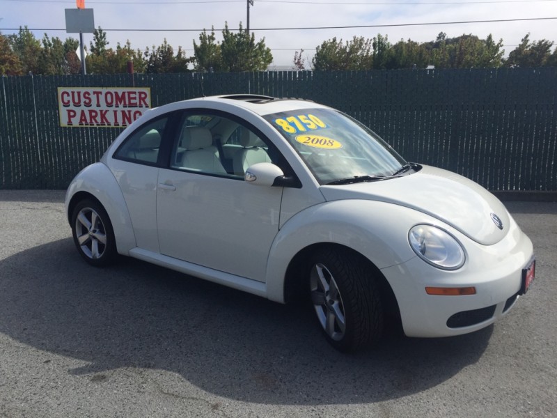 2008 Volkswagen New Beetle Coupe 2dr Auto Triple White