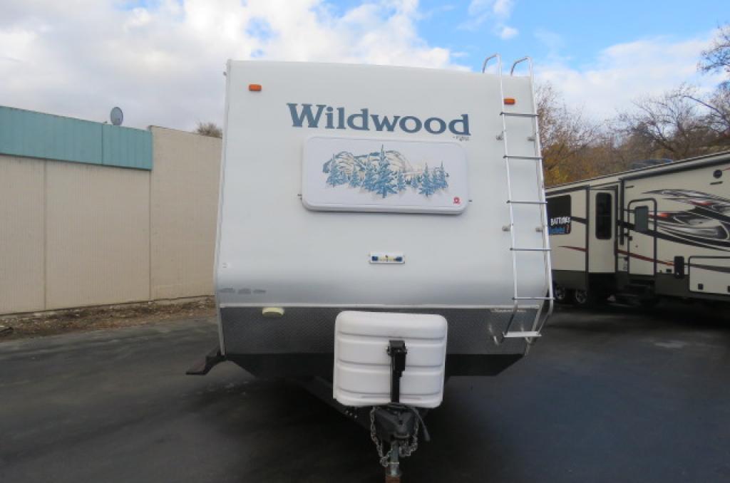2005 Forest River Wildwood T28