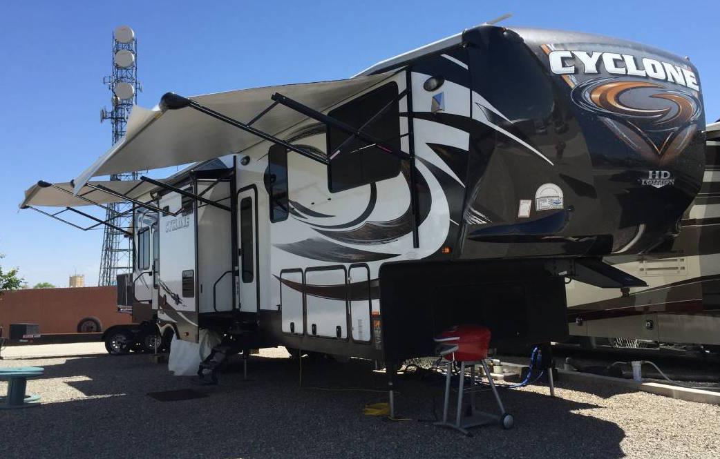 2015 Heartland Cyclone 4100 King