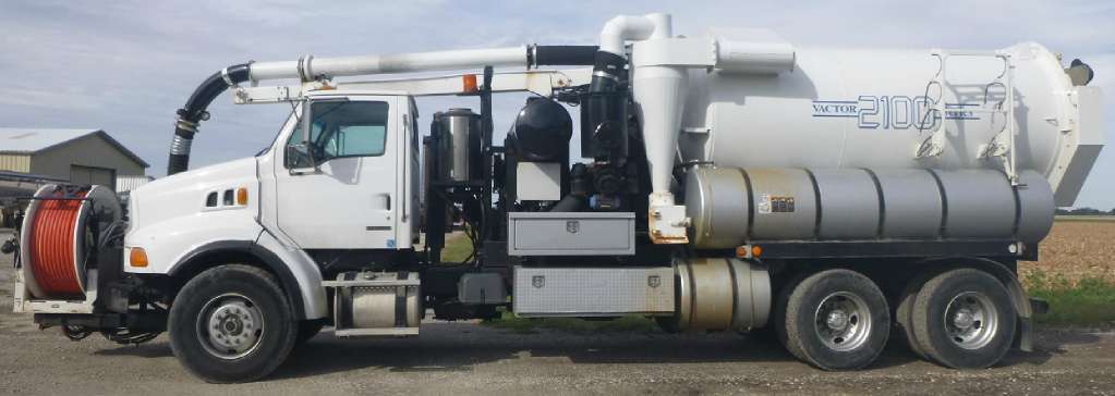 2006 Vactor 2112 Combination Sewer Cleaner - Pd  Tanker Trailer