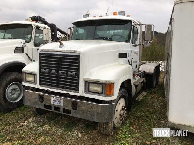 1997 Mack Ch613  Conventional - Day Cab