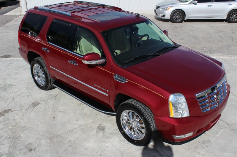 2007 Cadillac Escalade AWD - Chrome Wheels! Nav! BU Camera! Like New!