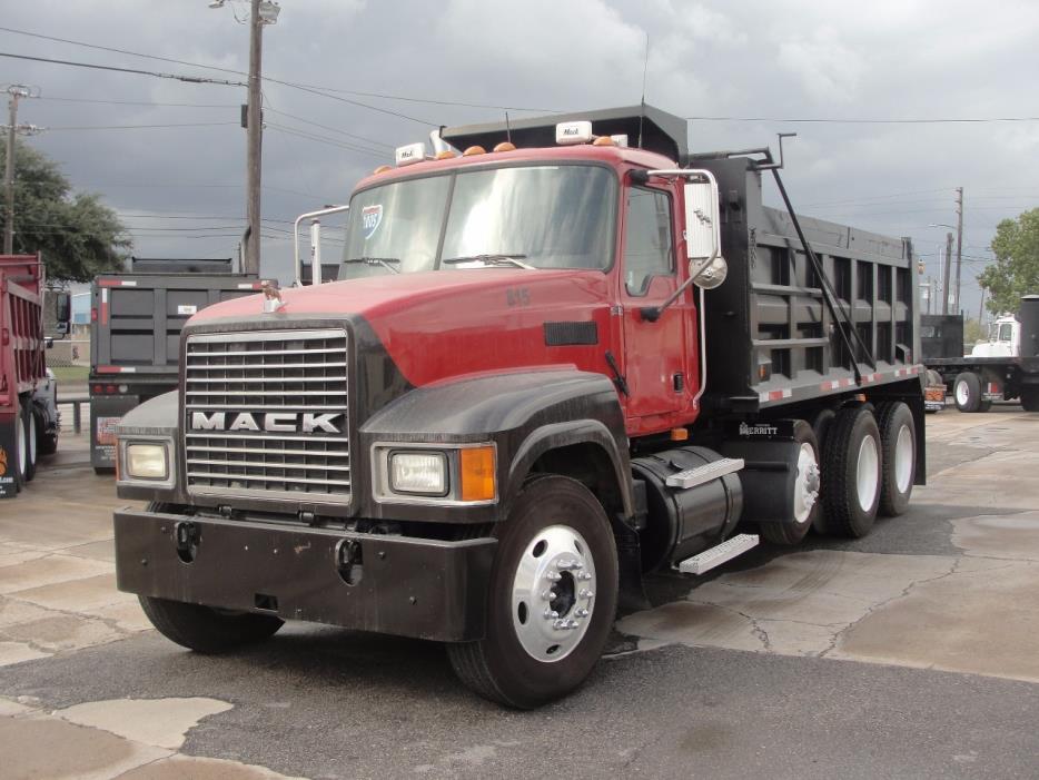 2005 Mack Chn613  Dump Truck
