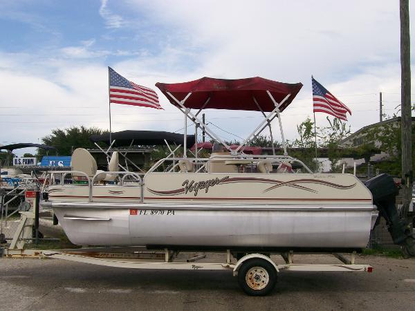 2005 Voyager Pontoons venture fish 18